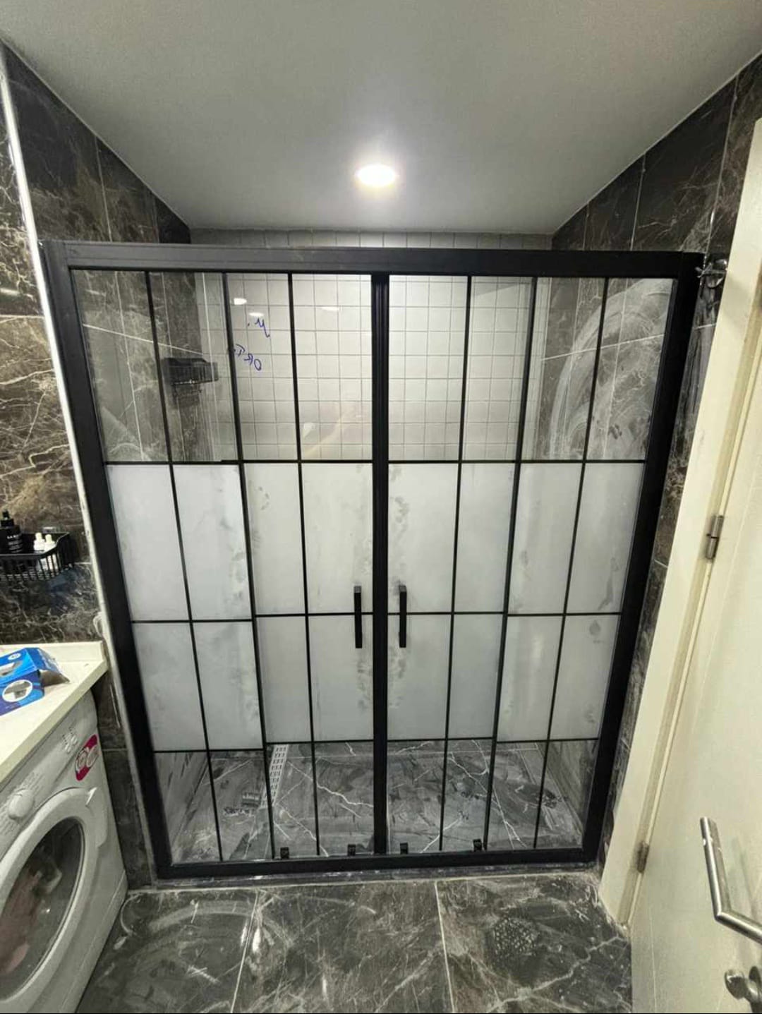 Siyah Profilli İki Sabit İki Çalış Kabinler - Görsel 3